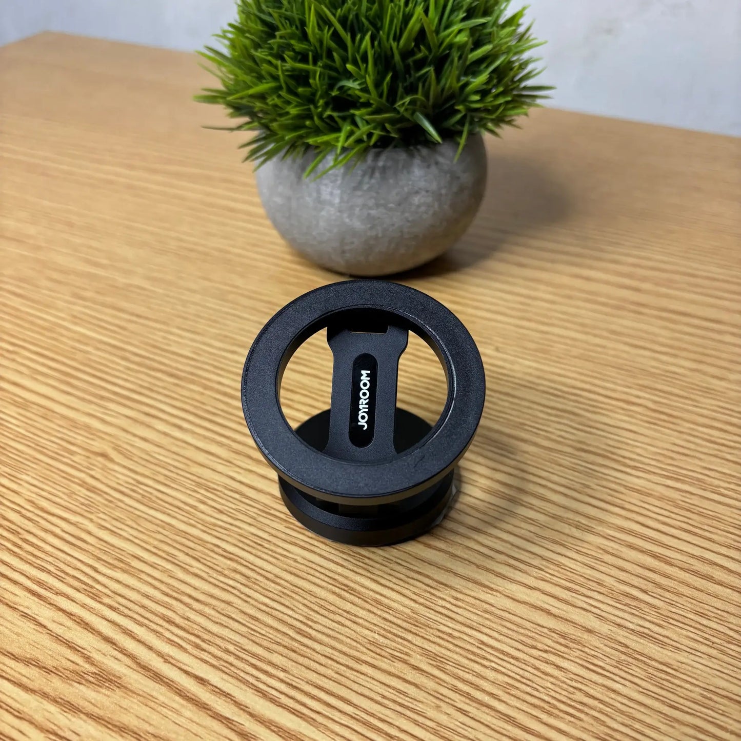 Joyroom Foldable Magnetic Car Phone Mount