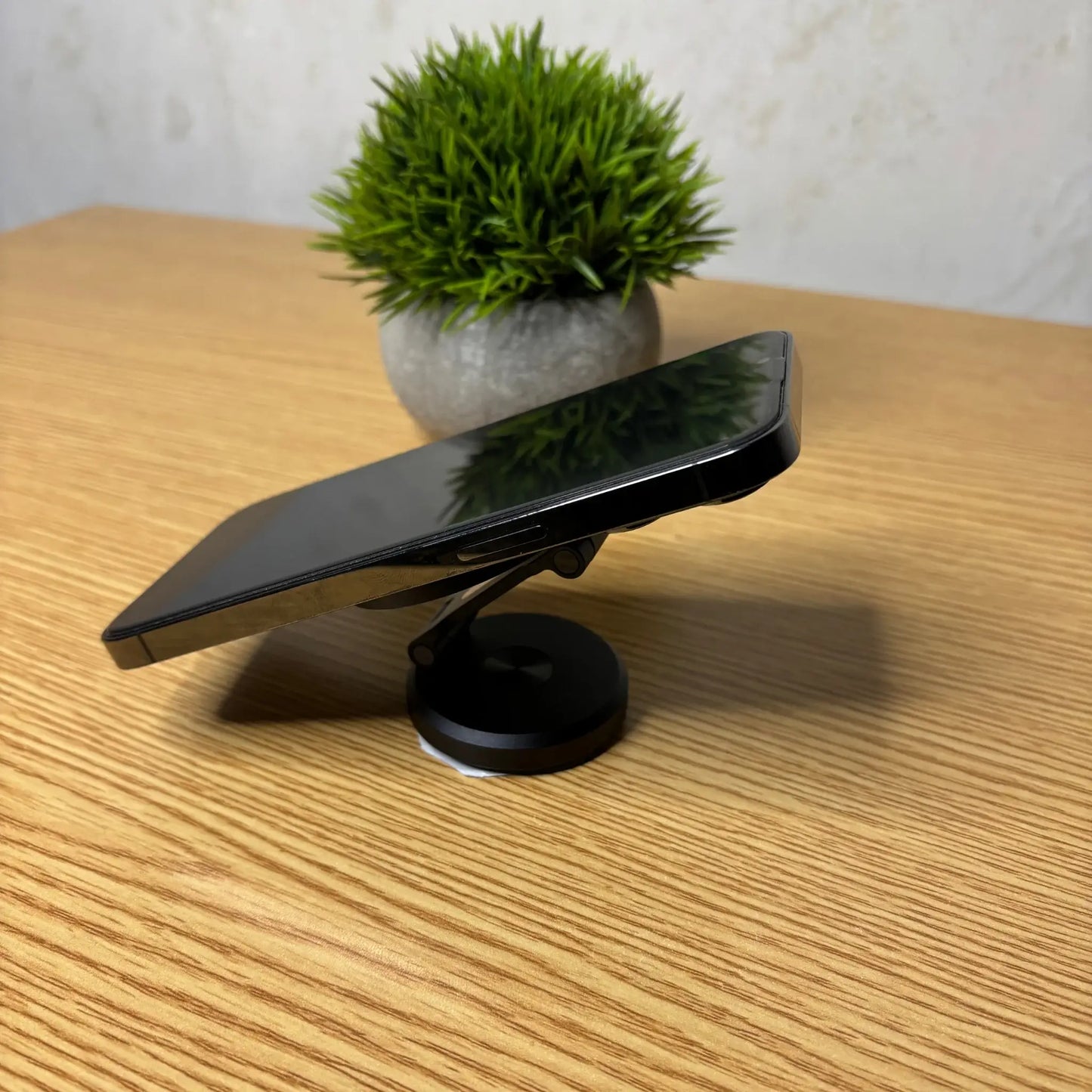 Joyroom Foldable Magnetic Car Phone Mount